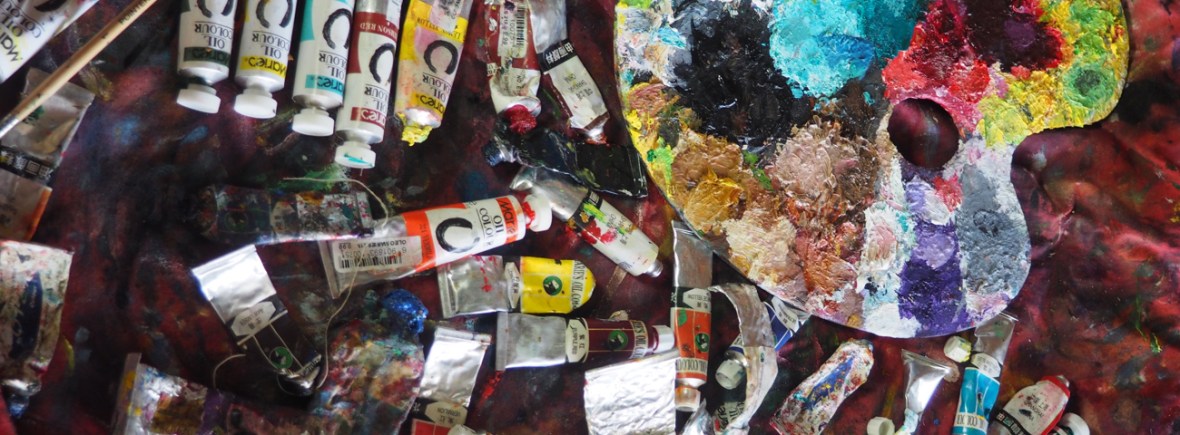 Easel with Paints Horizontal Flipped