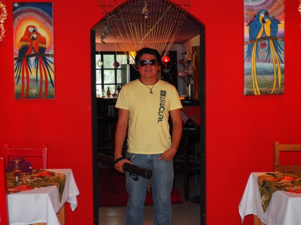 Efraín at Art Cafe in Boquete